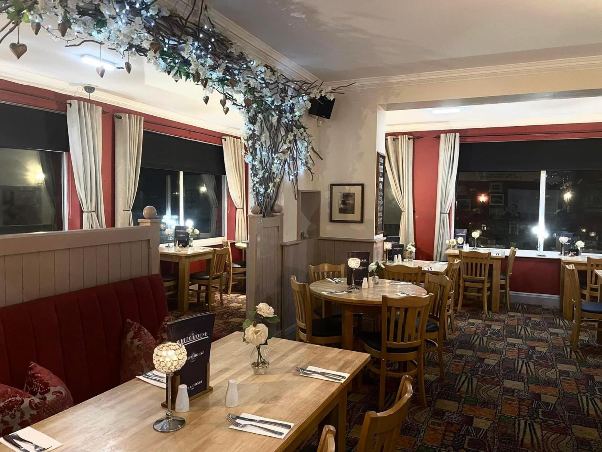The White House Inn - ويتبي المظهر الخارجي الصورة