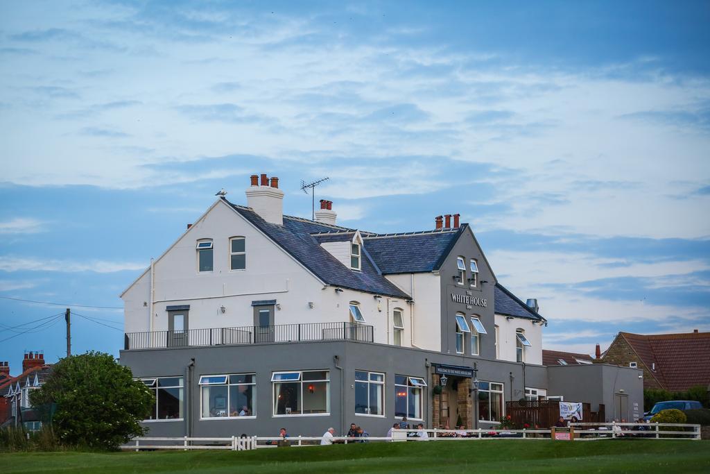 The White House Inn - ويتبي المظهر الخارجي الصورة